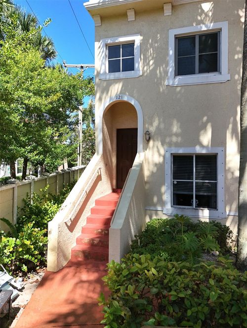 121 Bayfront Dr, Boynton Beach, FL, 33435-8600 | Card Image