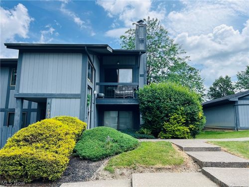 7047 Bristlewood Dr, Concord Township, OH, 44077-2350 | Card Image
