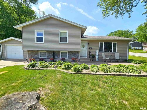 315 Colony Dr, Davenport, IA, 52806-4115 | Card Image