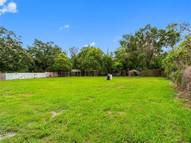 8714 N Meadowview Cir, House other with 2 bedrooms, 2 bathrooms and null parking in Tampa FL | Image 42