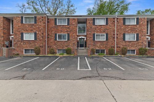 57-31831 Grand River Ave, Farmington, MI, 48336-4147 | Card Image