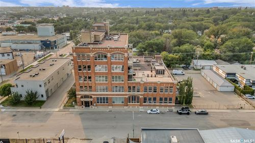 105-211 Av D N, Saskatoon, SK, S7L1M7 | Card Image