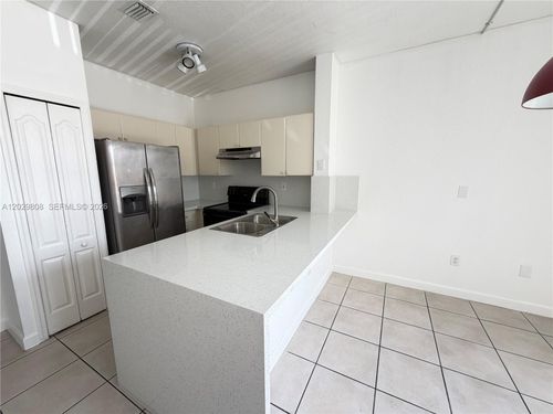 209-13-7080 Nw 177th St, Hialeah, FL, 33015-6258 | Card Image