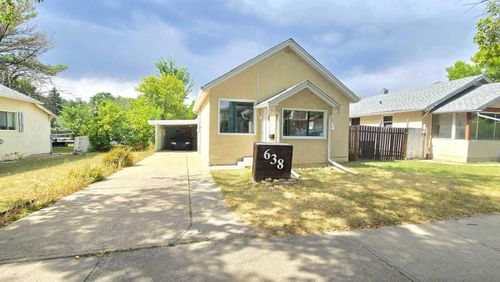 638 12a St N, Lethbridge, AB, T1H2J9 | Card Image