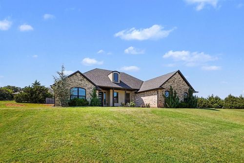 2154 County Street 2979, Blanchard, OK, 73010-3512 | Card Image