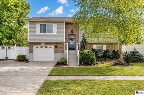 135 Meadowlake Drive, Radcliff, KY, 40160 | Card Image
