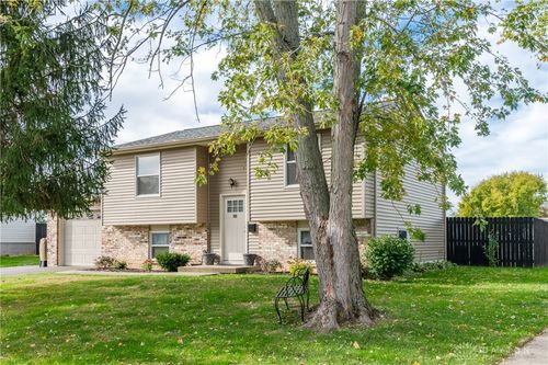 102 Calmont Farm Cir, Union, OH, 45322-2909 | Card Image