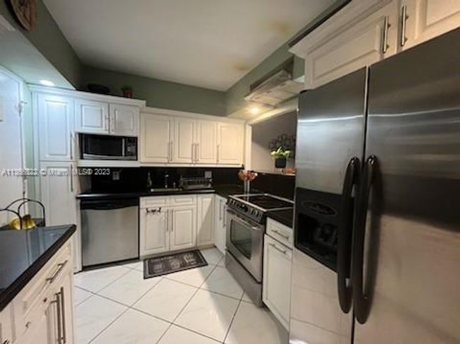 APT-1520 - 3800 S Ocean Dr, Condo with 2 bedrooms, 2 bathrooms and null parking in Hollywood FL | Image 16