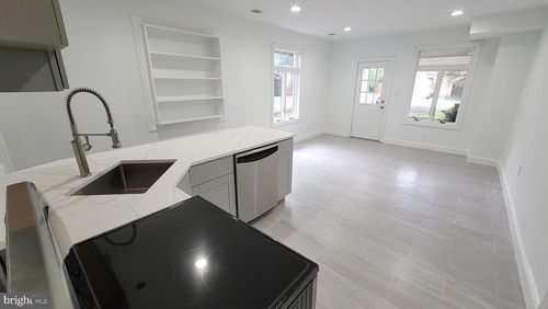 1-5805 26th St N, ARLINGTON, VA, 22207-1224 | Card Image