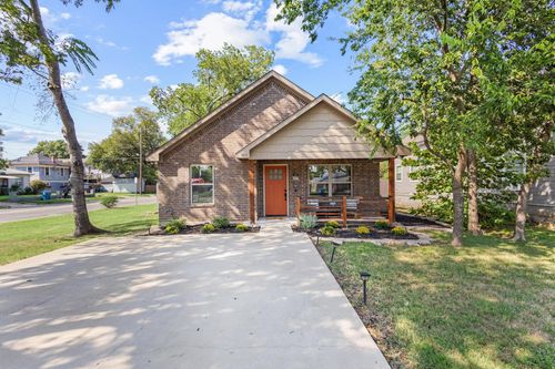 1031 W Gandy St, Denison, TX, 75020-3311 | Card Image