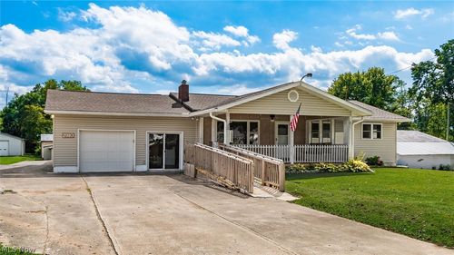 2910 S Pleasant Grove Road, Zanesville, OH, 43701 | Card Image