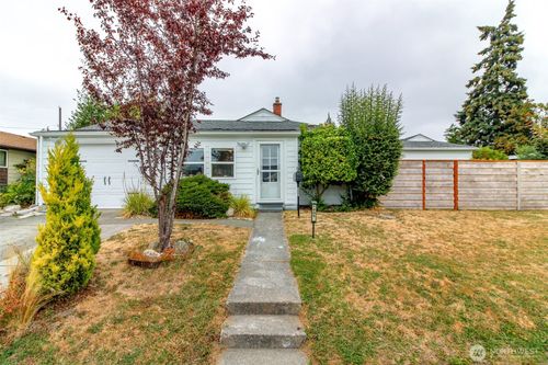 1005 E 57th St, Tacoma, WA, 98404-2520 | Card Image