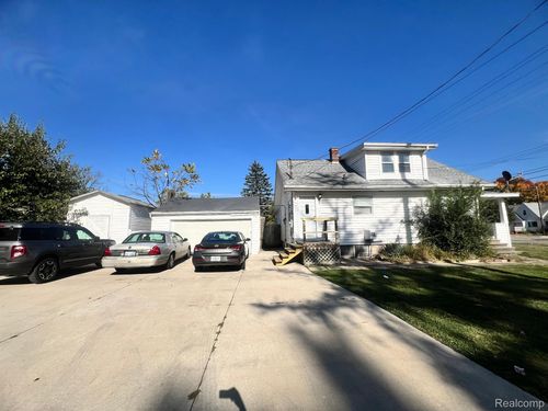 5838 S Martin Luther King Jr Blvd, Lansing, MI, 48911-3550 | Card Image