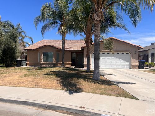 852 Butte St, Mc Farland, CA, 93250-9682 | Card Image