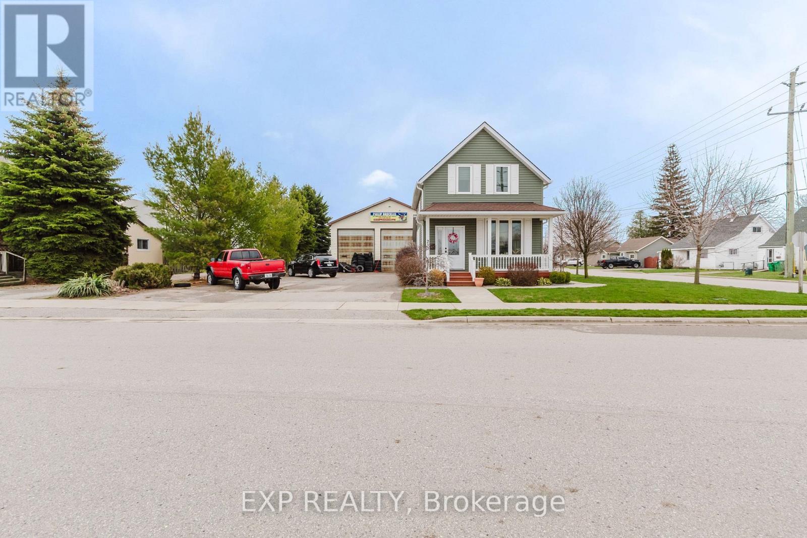 Residential in Goderich (Goderich (Town)) 3