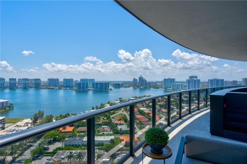 2403-18555 Collins Ave, Sunny Isles Beach, FL, 33160-2400 | Card Image