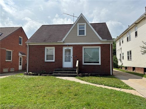 10806 Wadsworth Ave, Garfield Heights, OH, 44125-2256 | Card Image