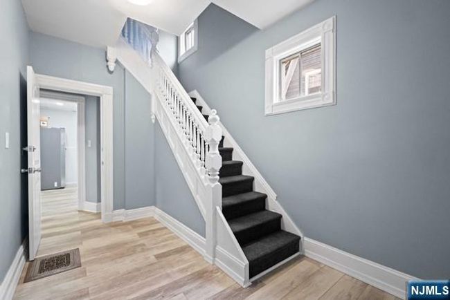 17 W Pierrepont Ave, Home with 2 bedrooms, 1 bathrooms and null parking in Rutherford NJ | Image 4