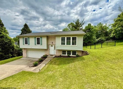1386 Riddle Avenue, Morgantown, WV, 26505 | Card Image