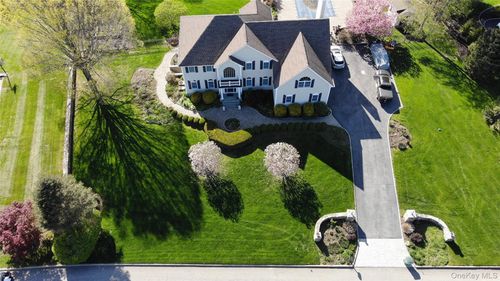 27 Kaitlin Dr, Mahopac, NY, 10541-2795 | Card Image