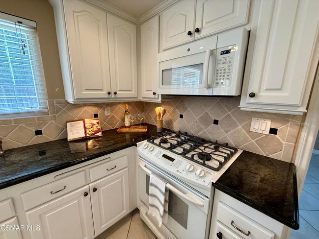 Kitchen 6 | Image 10