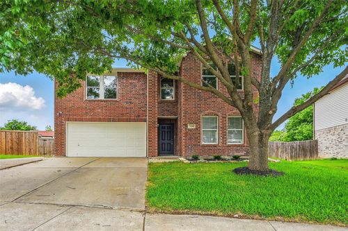 1126 Mazourka Dr, Arlington, TX, 76001-6140 | Card Image
