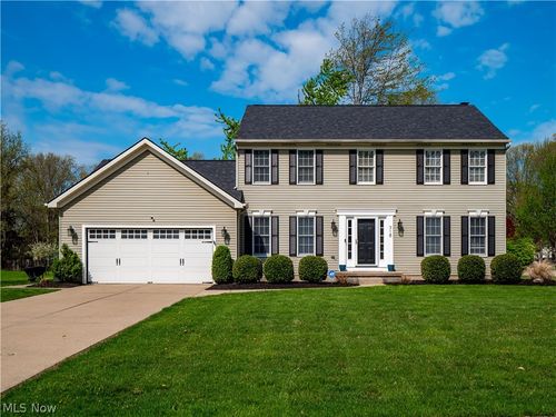 718 Wedgewood Dr, Avon Lake, OH, 44012-2537 | Card Image