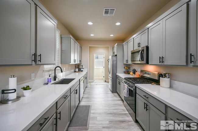308 Cattail Cir, Townhouse with 3 bedrooms, 3 bathrooms and 2 parking in Gardnerville NV | Image 11