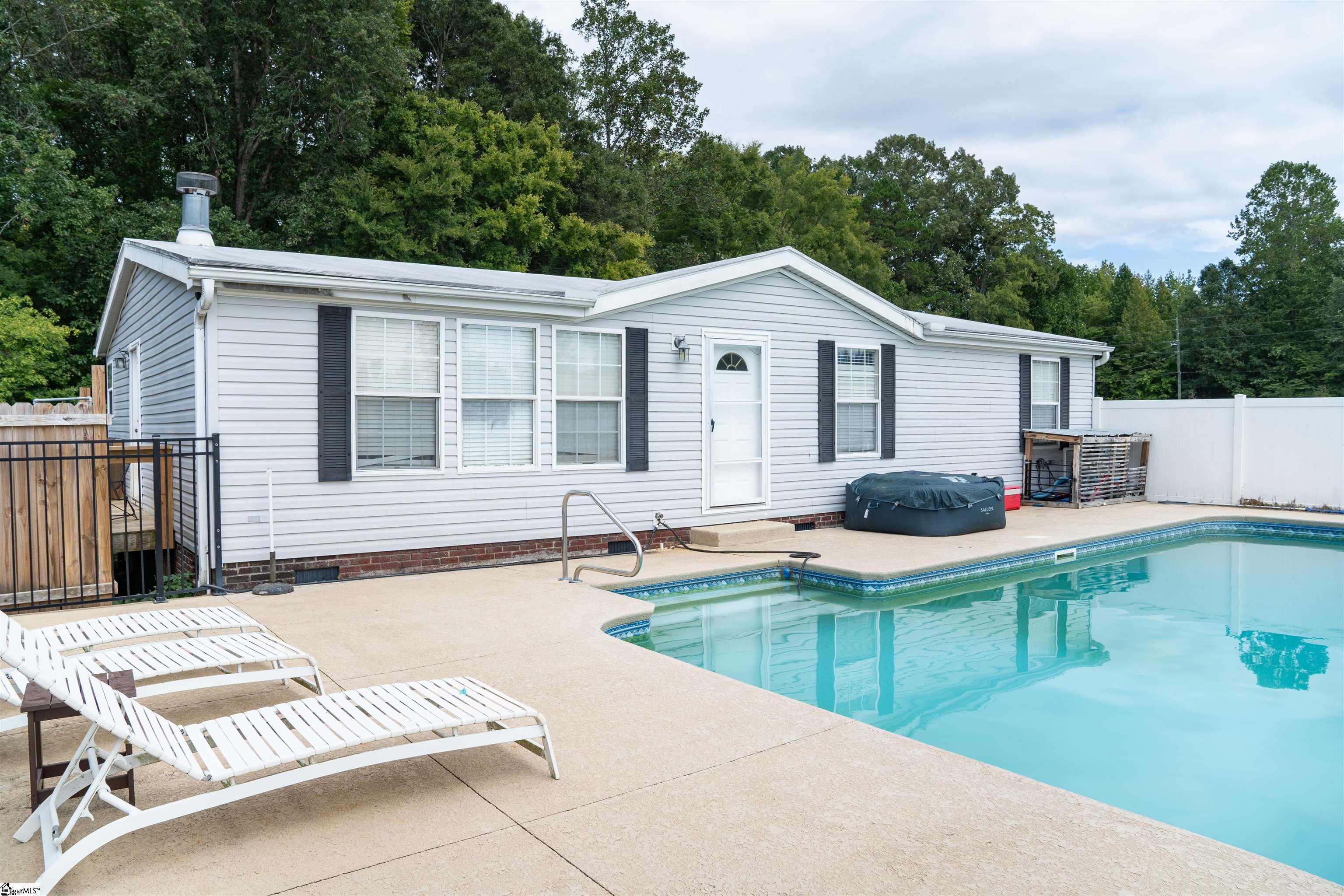 1826 Burnt Gin Road, For Sale in Gaffney Zoocasa