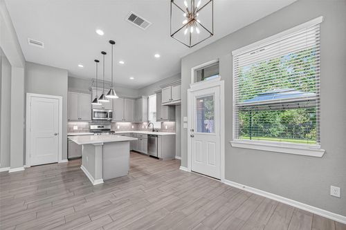 477 Long Leaf Pine Dr, Montgomery, TX, 77316-3061 | Card Image