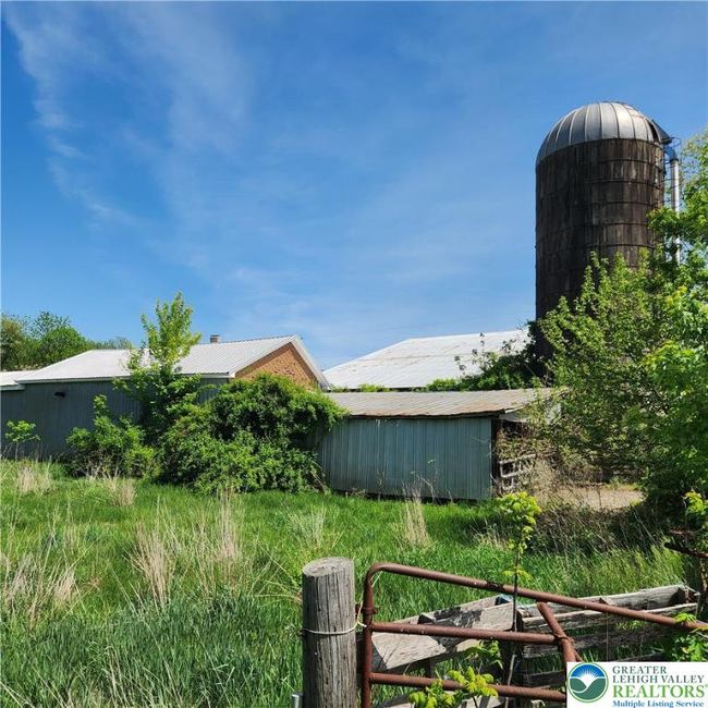 2357 Spring St, House other with 6 bedrooms, 2 bathrooms and null parking in Coplay PA | Image 34