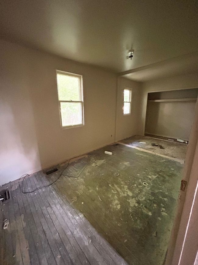 2317 Flushing Rd, House other with 4 bedrooms, 2 bathrooms and null parking in Flint MI | Image 12