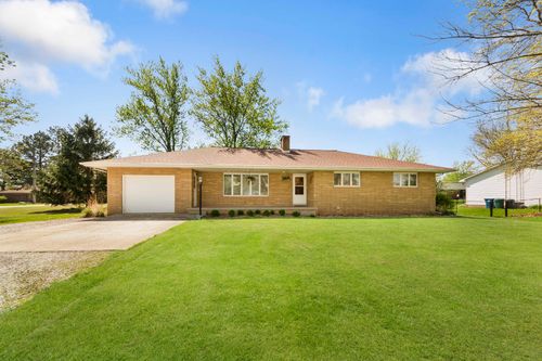 201 Cedar Ln, Minonk, IL, 61760-1416 | Card Image