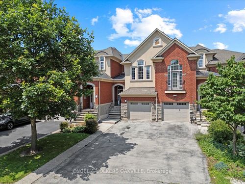 135 Tawny Cres, Oakville, ON, L6L6T4 | Card Image