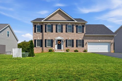 555 Spring Grove Dr, Vinton, VA, 24179-1595 | Card Image