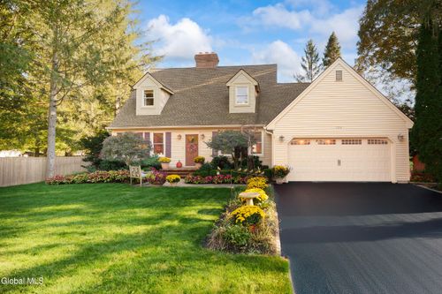 524 Macelroy Rd, Clifton Park, NY, 12065-1007 | Card Image