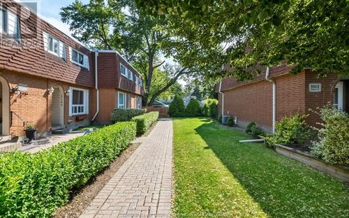 5510 Empress St, Windsor, ON, N8T1B4 | Card Image