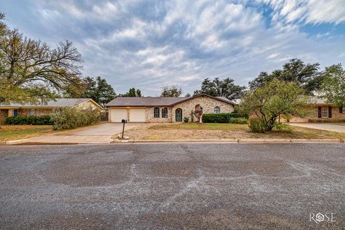 3833 High Meadow Dr, San Angelo, TX, 76904-5932 | Card Image