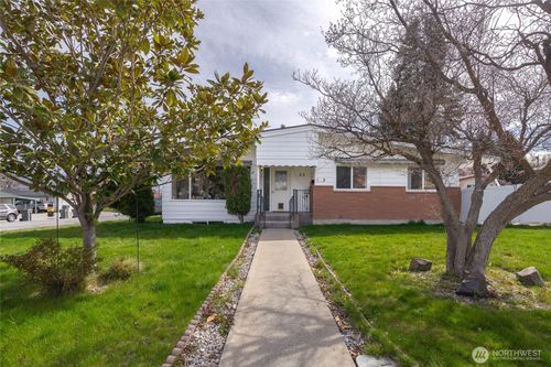 33 Furney Street, Wenatchee, WA, 98801 | Card Image