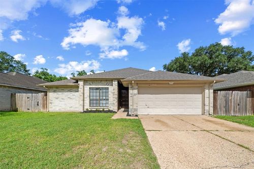 11423 Sunny Creek Dr, Houston, TX, 77066-5112 | Card Image