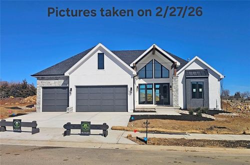 23920 W 112th Ter, Olathe, KS, 66061-7131 | Card Image