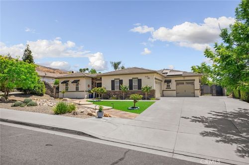 7827 La Nita St, Highland, CA, 92346-6321 | Card Image