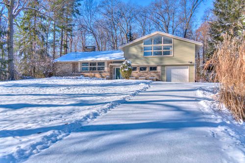 2780 Brookside Blvd, Jackson, MI, 49203-5531 | Card Image