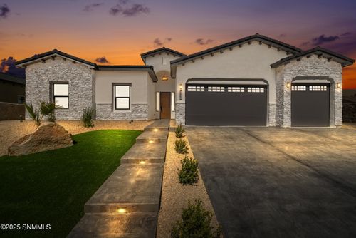 2901 E Springs Rd, Las Cruces, NM, 88011-5270 | Card Image