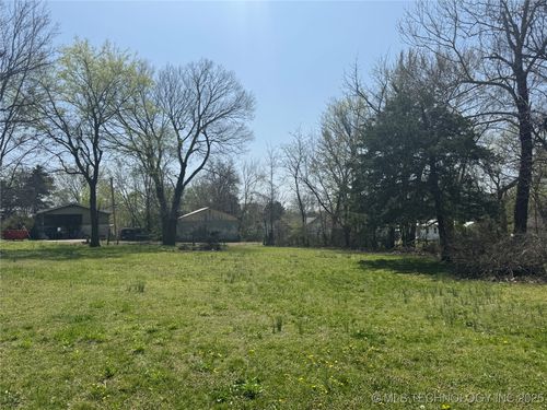 420 S Cherokee St, Stilwell, OK, 74960-4412 | Card Image