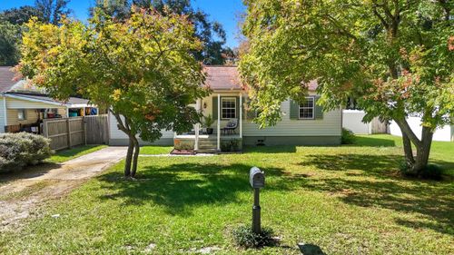 606 Fern St, Palatka, FL, 32177-4228 | Card Image