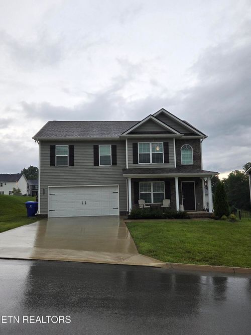 11351 Narrow Leaf Dr, Knoxville, TN, 37932-2763 | Card Image