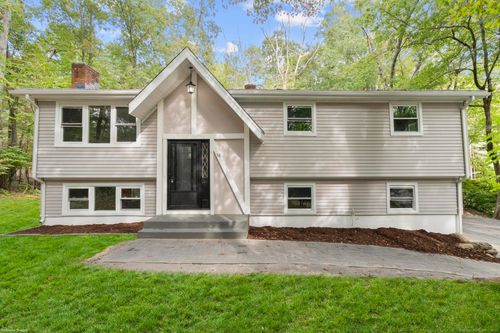 38 Lucerne Dr, Willington, CT, 06279-2200 | Card Image