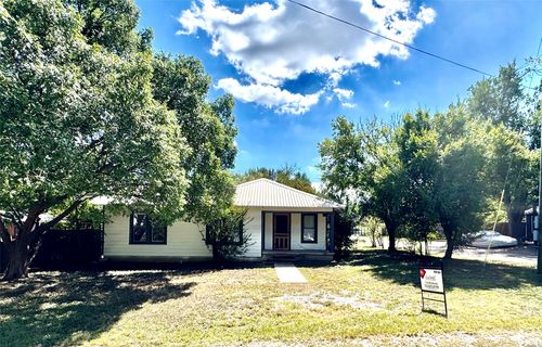 515 N Lampasas St, Bertram, TX, 78605-4319 | Card Image