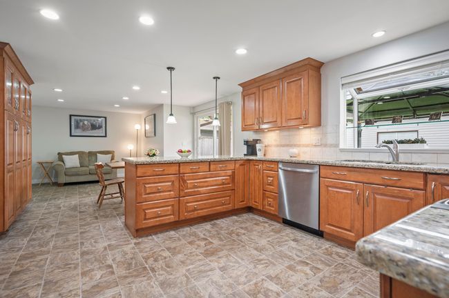4195 207 A St, House other with 4 bedrooms, 3 bathrooms and 20 parking in Langley BC | Image 13
